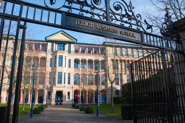 Стоимость поступления в University of Cambridge: Judge (Великобритания)